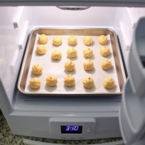 Place the balls in the freezer for 30 minutes to firm up.